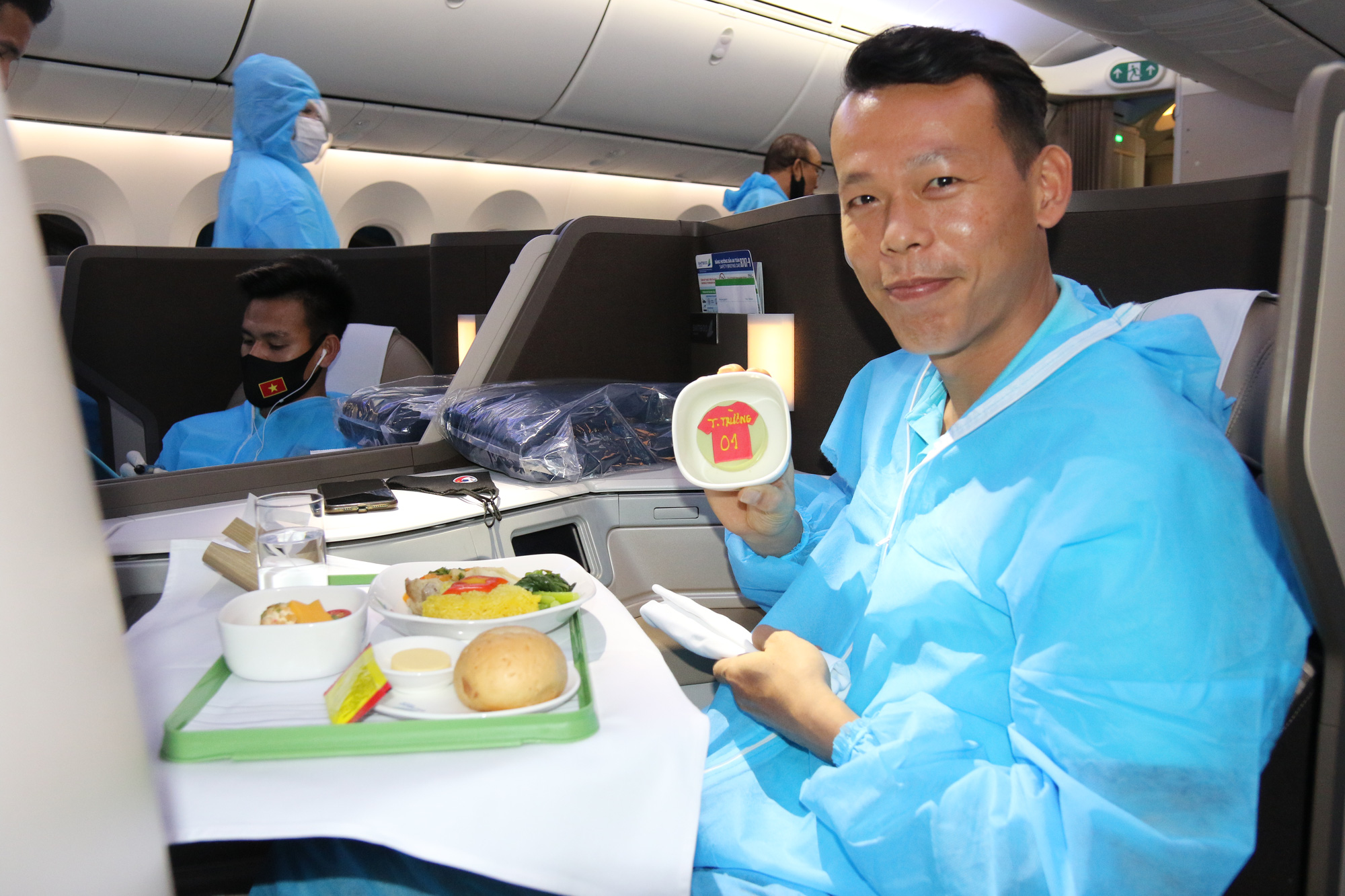 Đội tuyển Việt Nam được tri ân bằng món ăn đặc biệt - Ảnh 1.