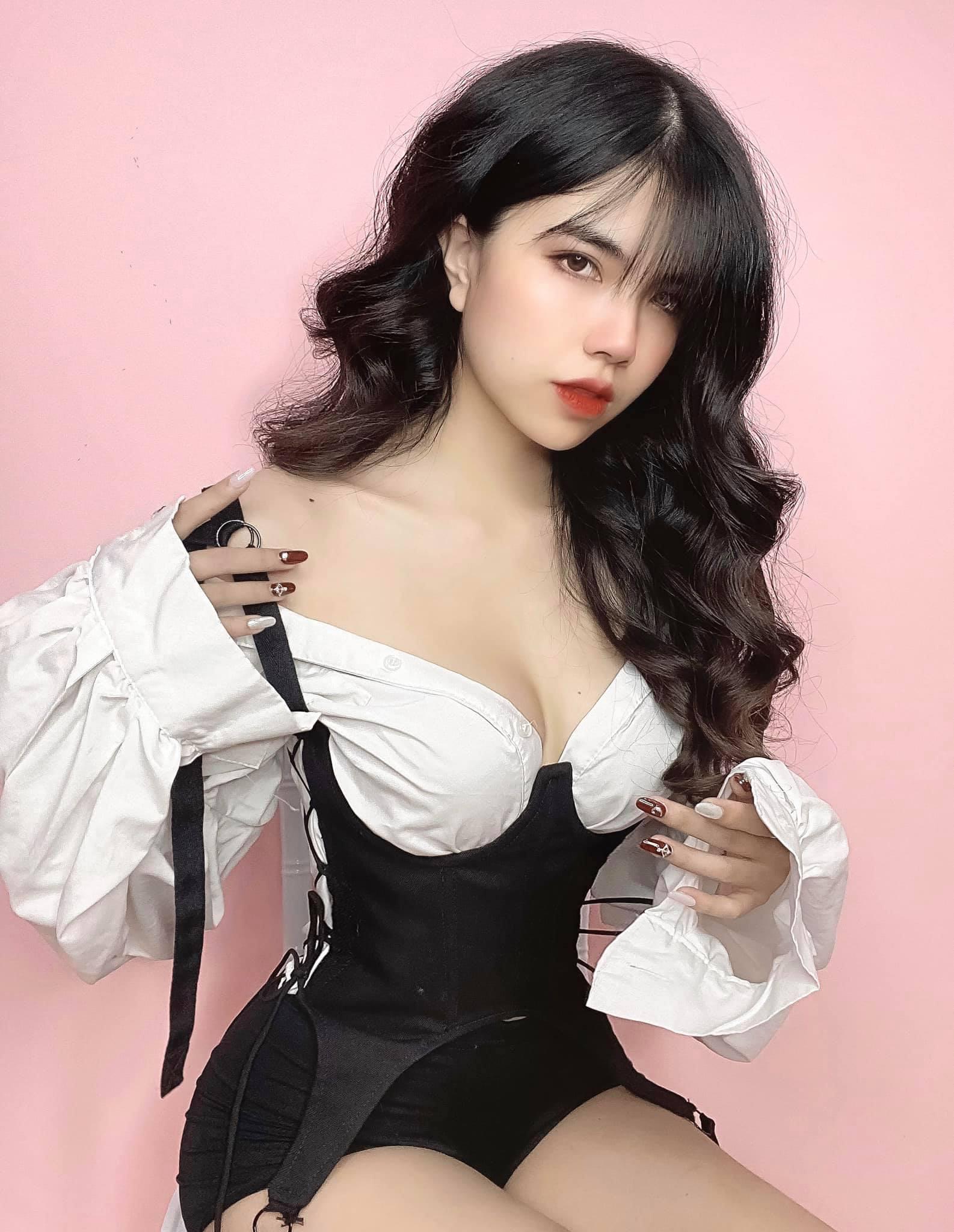 Nóng: Nữ streamer sexy nhất Việt Nam - Mai Dora bất ngờ ngất xỉu ngay trên sóng livestream - Ảnh 1.