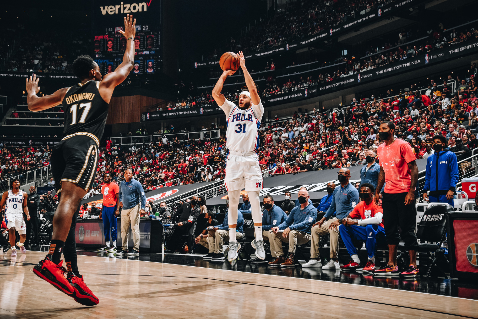 Sixers &quot;toát mồ hôi hột&quot; trước Hawks, Game 7 về Wells Fargo Center - Ảnh 1.