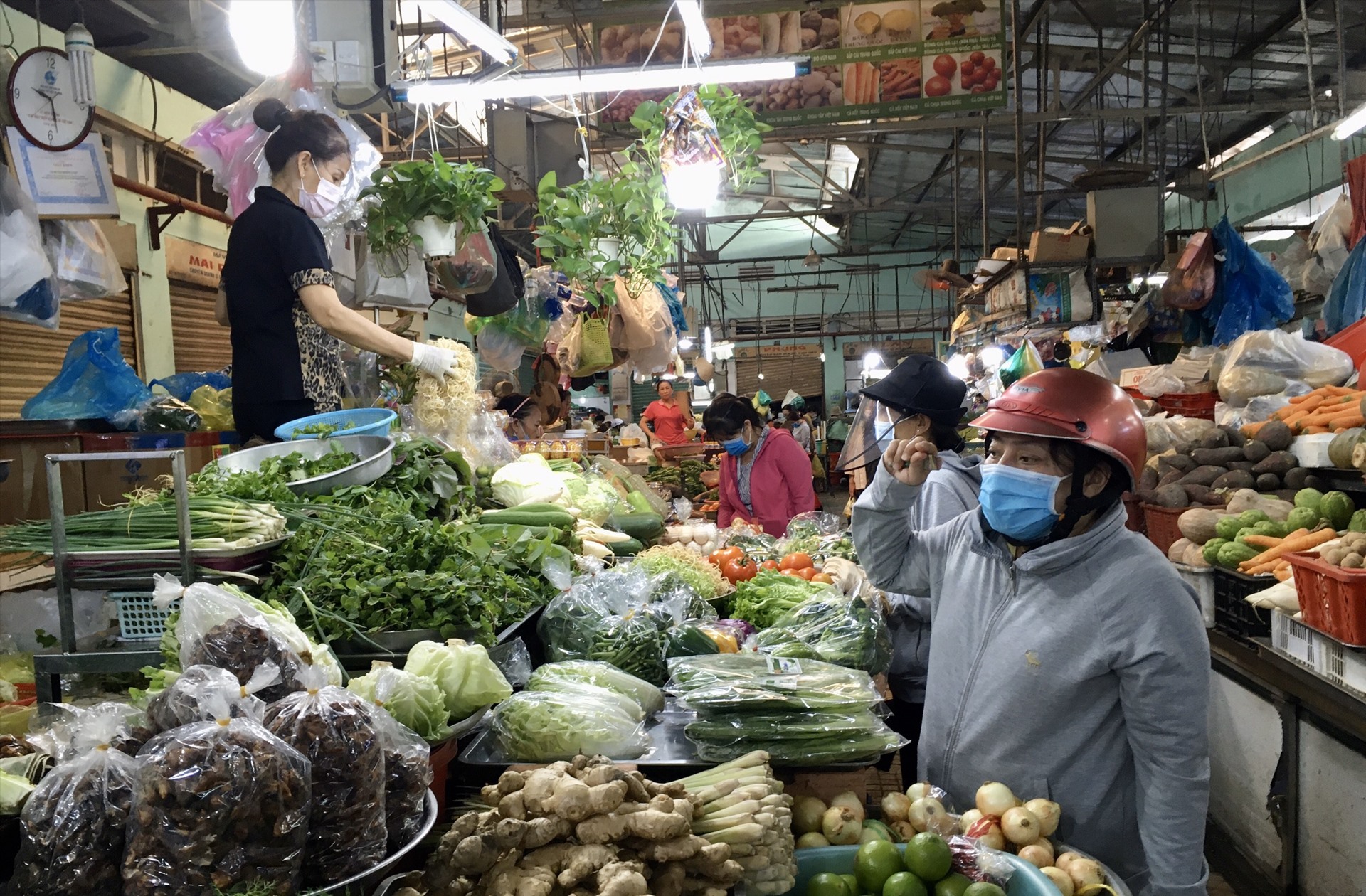 Áp dụng Chỉ thị 10 tại TP.HCM: Những điều mà người dân cần lưu ý trước &quot;chỉ thị đặc thù!&quot; - Ảnh 2.