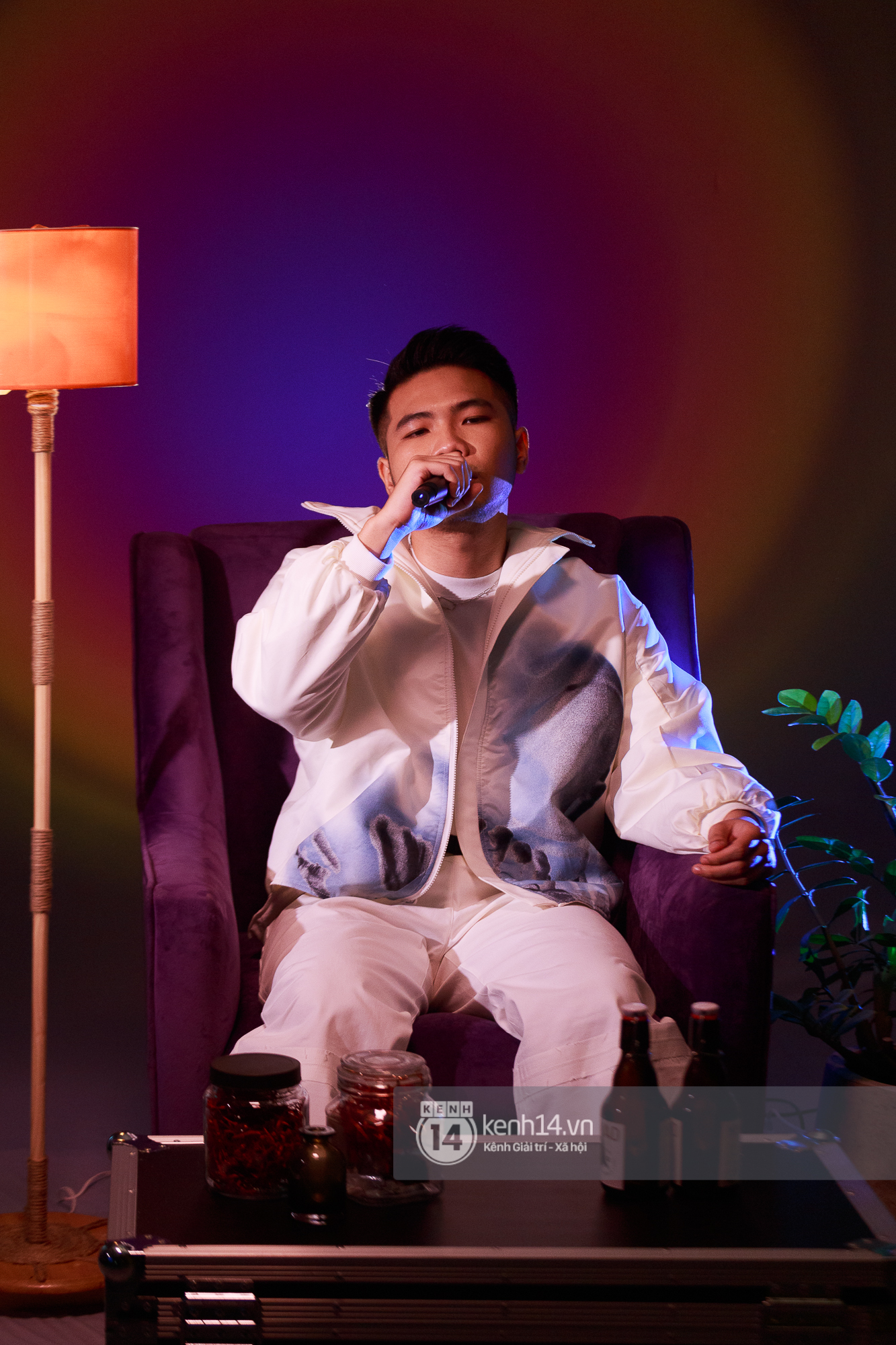 Dương Hoàng Yến một mình cân màn live ca khúc mới khi thiếu Đạt G, Phúc Du cực chill khi rap sản phẩm hay nhất Trạm Cảm Xúc - Ảnh 8.