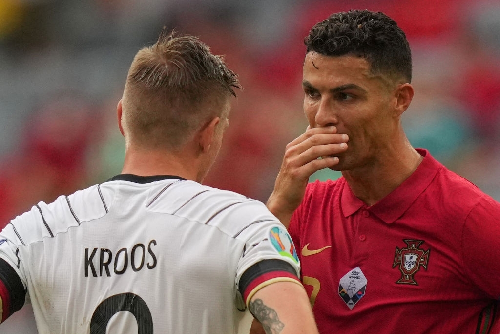 Toni Kroos hé lộ nội dung cuộc trò chuyện với Ronaldo sau khi Đức đánh bại Bồ Đào Nha tại Euro - Ảnh 2.