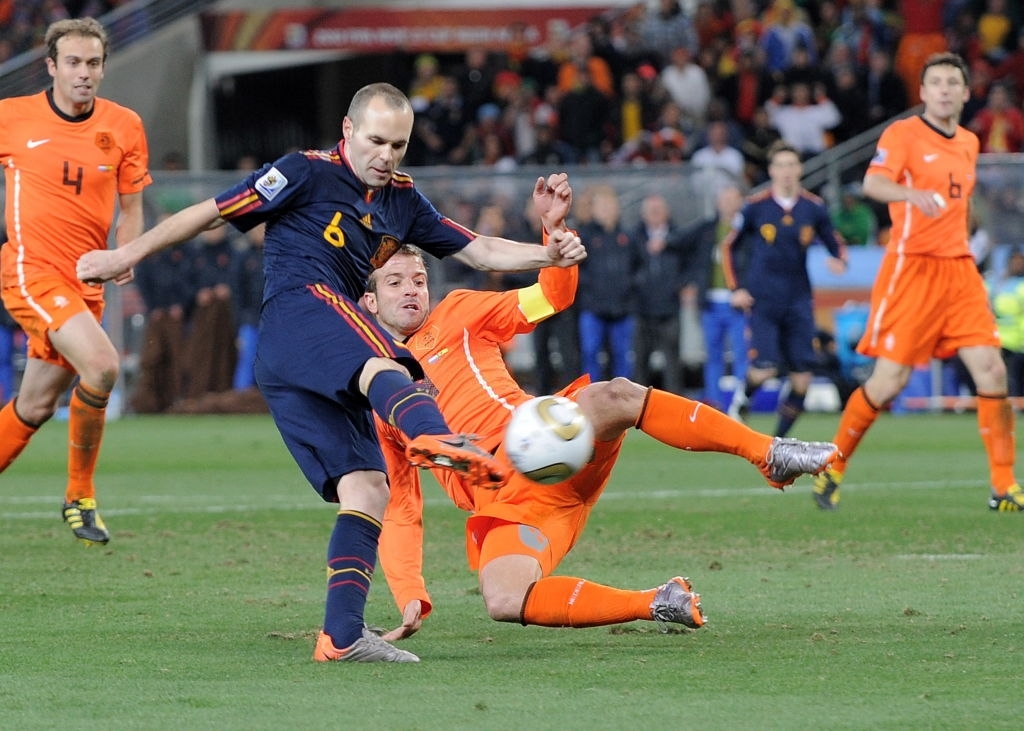 Cựu danh thủ Hà Lan thẳng thắng chê bai lối chơi bạc nhược của ĐT Tây Ban Nha tại Euro 2020 - Ảnh 3.