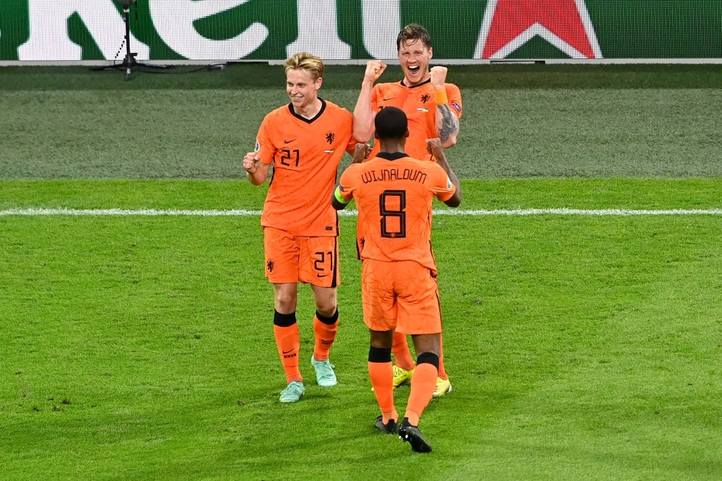 Cựu danh thủ Hà Lan thẳng thắng chê bai lối chơi bạc nhược của ĐT Tây Ban Nha tại Euro 2020 - Ảnh 2.