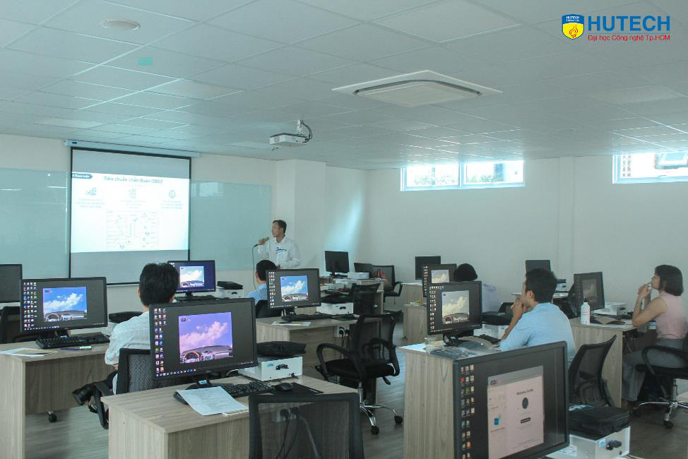 “Bí kíp” học ngành Công nghệ kỹ thuật ô tô: Bản lĩnh hơn từ hệ thống thực hành chuyên nghiệp - Ảnh 4.