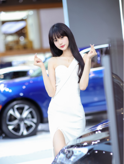 Bị tung clip quấy rối nơi công cộng, nàng người mẫu vô danh bỗng hóa hot girl vì quá mức xinh đẹp - Ảnh 3.