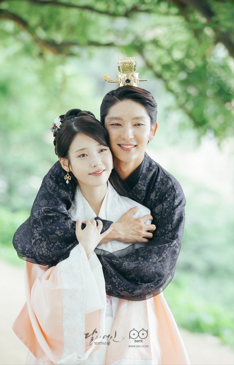10 cặp đôi màn ảnh được fan phim Hàn kêu gào đòi tái hợp: Số 1 đích thị là IU - Lee Jun Ki rồi! - Ảnh 1. 10 cặp đôi màn ảnh được fan phim Hàn kêu gào đòi tái hợp: Số 1 đích thị là IU - Lee Jun Ki rồi! - Ảnh 1.