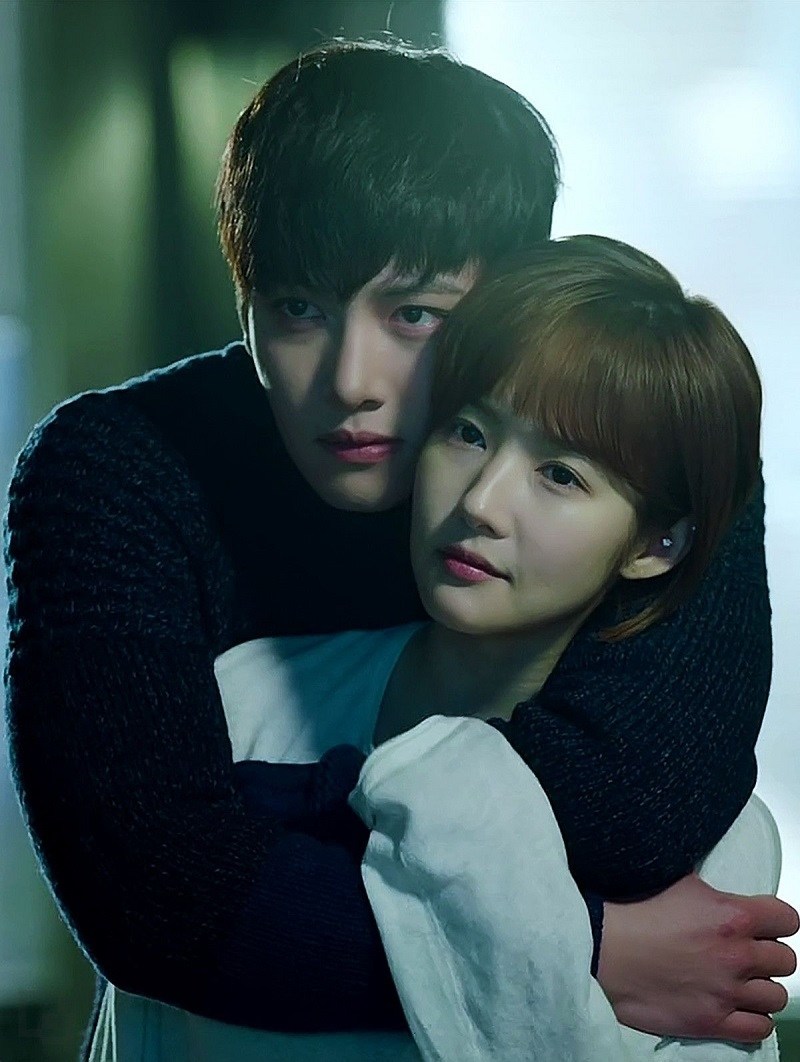 10 cặp đôi màn ảnh được fan phim Hàn kêu gào đòi tái hợp: Số 1 đích thị là IU - Lee Jun Ki rồi! - Ảnh 8. 10 cặp đôi màn ảnh được fan phim Hàn kêu gào đòi tái hợp: Số 1 đích thị là IU - Lee Jun Ki rồi! - Ảnh 8.