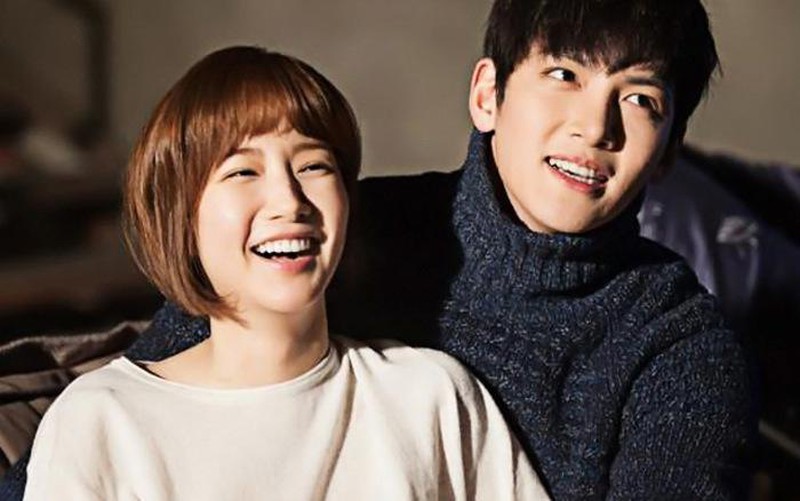 10 cặp đôi màn ảnh được fan phim Hàn kêu gào đòi tái hợp: Số 1 đích thị là IU - Lee Jun Ki rồi! - Ảnh 9. 10 cặp đôi màn ảnh được fan phim Hàn kêu gào đòi tái hợp: Số 1 đích thị là IU - Lee Jun Ki rồi! - Ảnh 9.