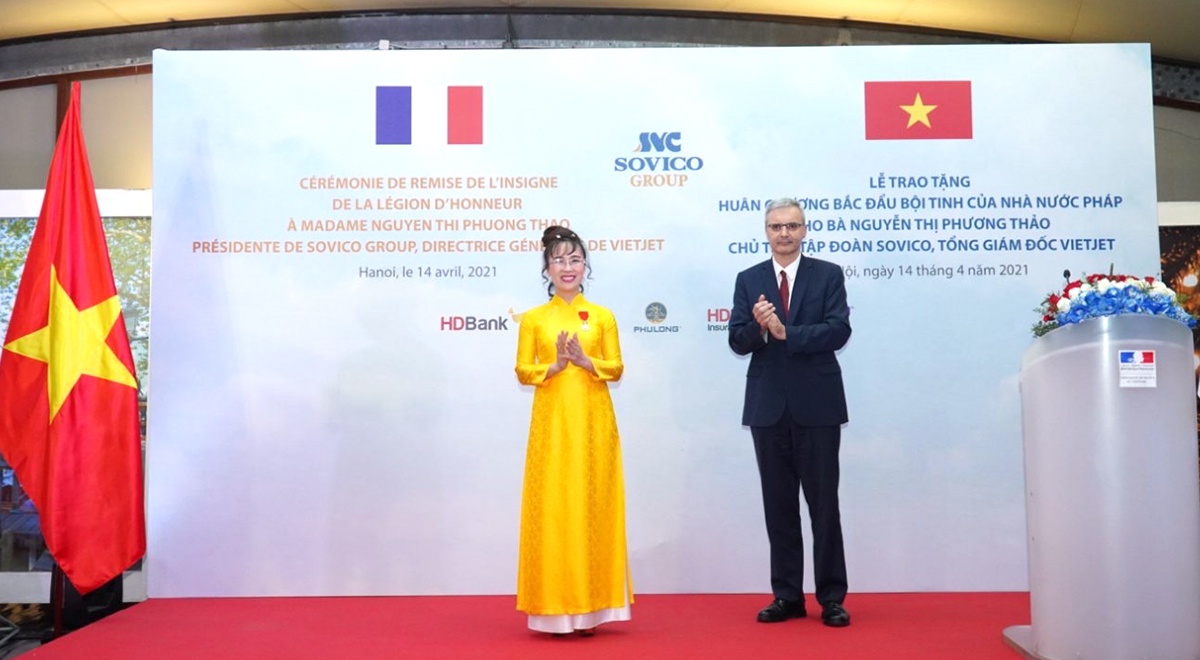 Nữ doanh nhân Nguyễn Thị Phương Thảo nhận Huân chương do Nhà nước Pháp trao tặng - Ảnh 3.