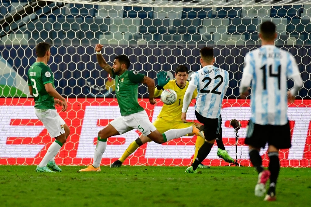 Tuyển Argentina thắng tưng bừng ngày Messi đi vào lịch sử - Ảnh 8.