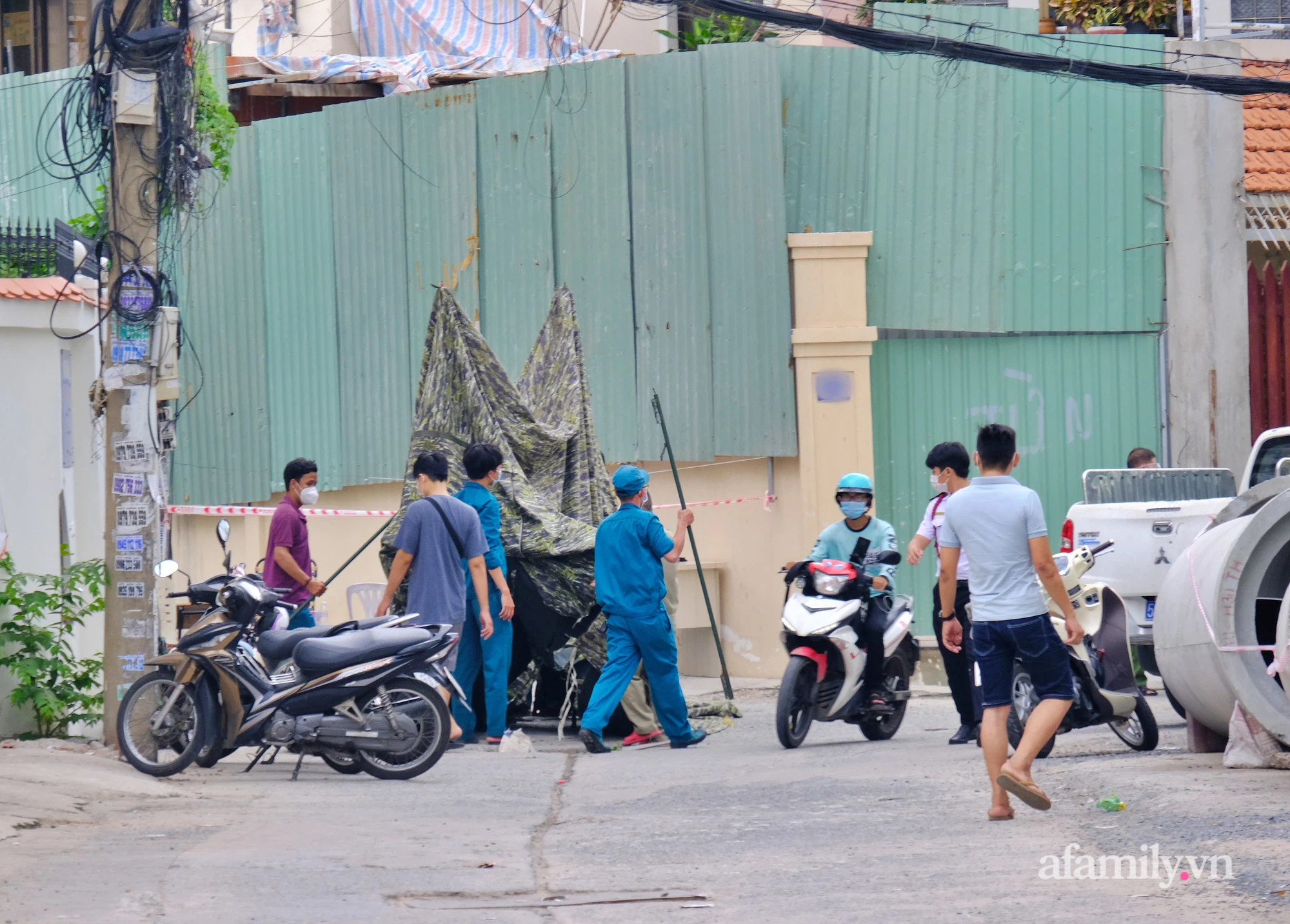 TP.HCM phong tỏa một tòa nhà có 20 nhân viên công ty phát hiện nhiễm COVID-19 khi đi xét nghiệm dịch vụ - Ảnh 3.