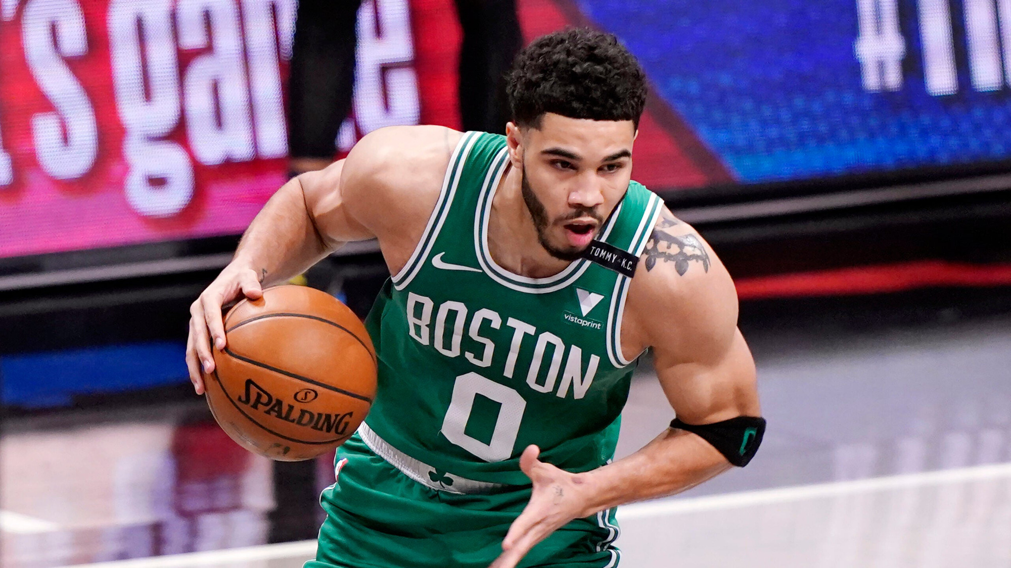 Jayson Tatum &quot;lên lớp&quot; NBA vì bị bỏ quên trong &quot;Đội hình tiêu biểu NBA 2020-21&quot; khiến anh mất tiền tỷ - Ảnh 3.