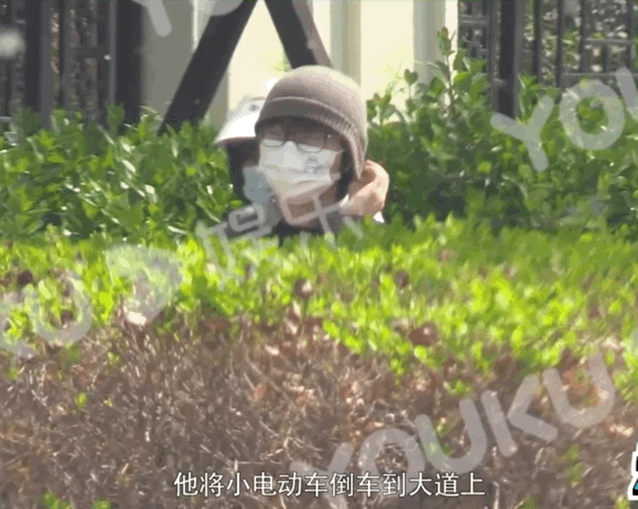 Buổi hẹn hò của Thẩm Nguyệt (Vườn Sao Băng) gây bão Weibo: Không rời bạn trai nửa bước, nũng nịu như em bé khi được bón đồ ăn - Ảnh 3.