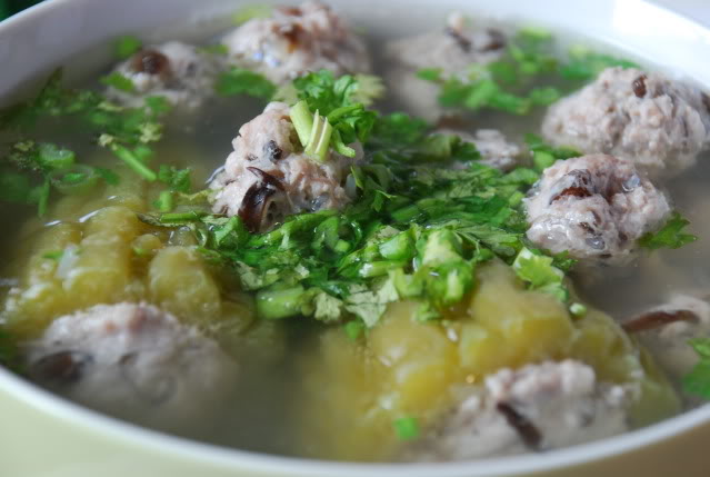 canh-muop-dang-nhoi-thit1.jpeg