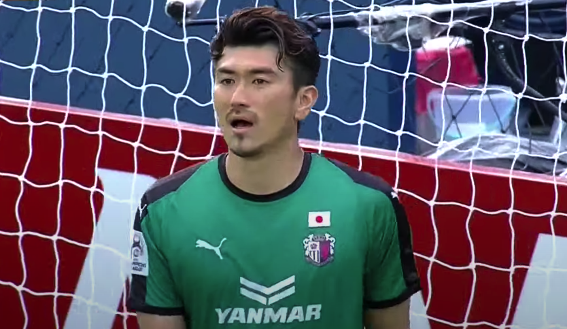 Văn Lâm dự bị, thủ môn 35 tuổi của Cerezo Osaka sai lầm tai hại ở Cúp châu Á - Ảnh 2.