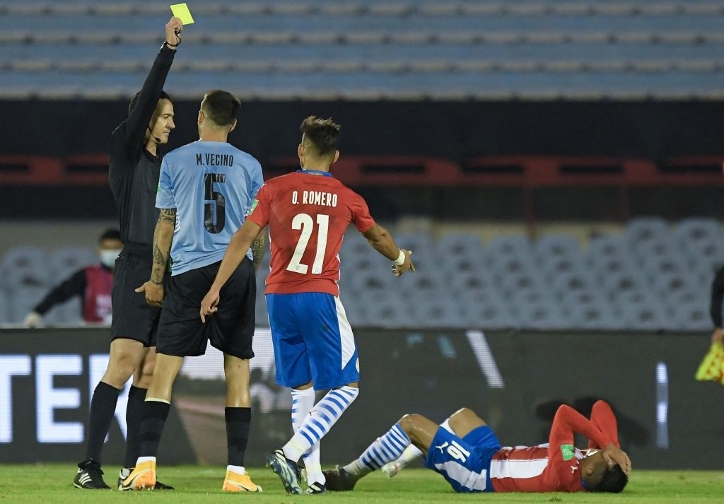 Suarez &quot;tịt ngòi&quot;, Uruguay hòa không bàn thắng với Paraguay - Ảnh 4.