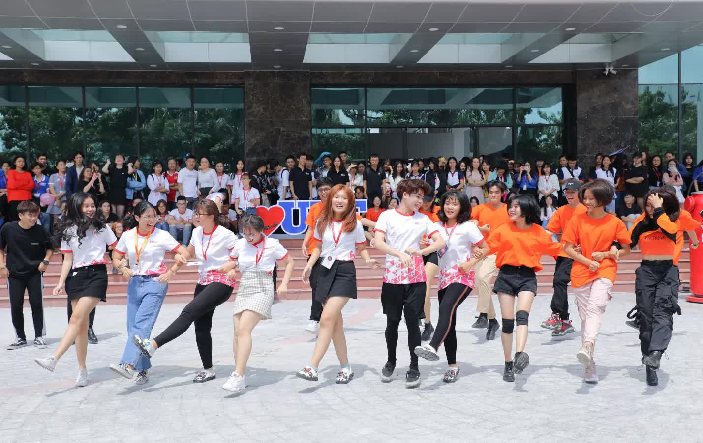 Thời 5K không làm “giảm nhiệt” hoạt động phong trào của sinh viên trường này - Ảnh 1.