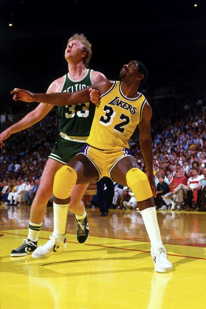 Màn đối đầu giữa Magic Johnson và Larry Bird đã cứu rỗi NBA suốt một thập kỷ như thế nào? - Ảnh 3.