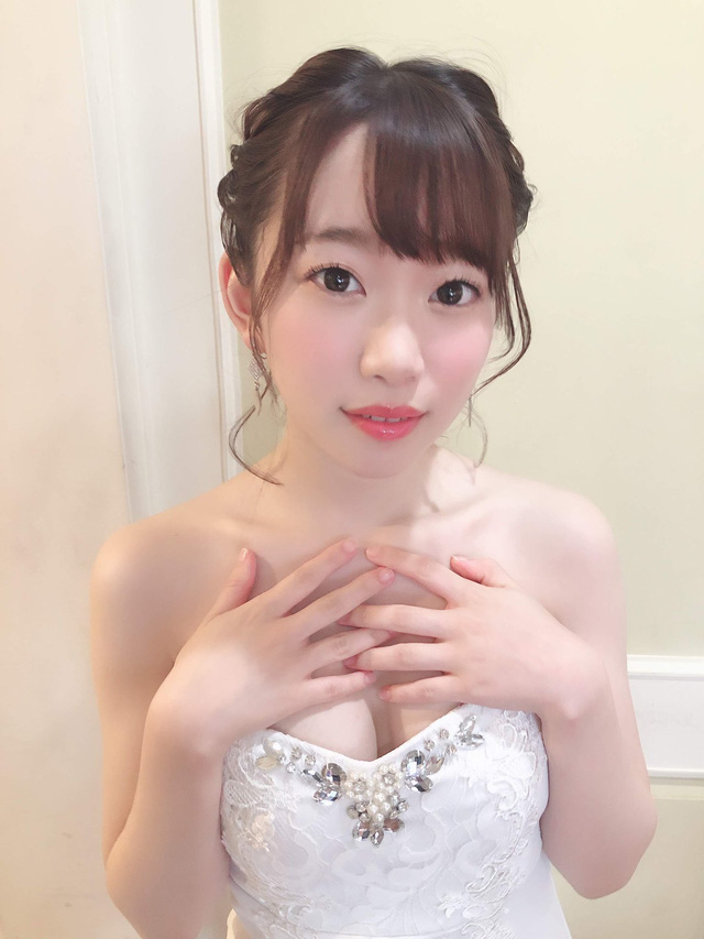 Loạt mỹ nhân 18+ sở hữu thân hình mi nhon vẫn được vạn người mê (P.1) - Ảnh 6.