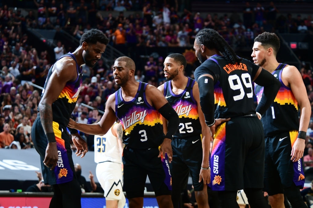 Đẳng cấp Chris Paul lên tiếng đưa Phoenix Suns vươn lên trước Denver Nuggets - Ảnh 1.