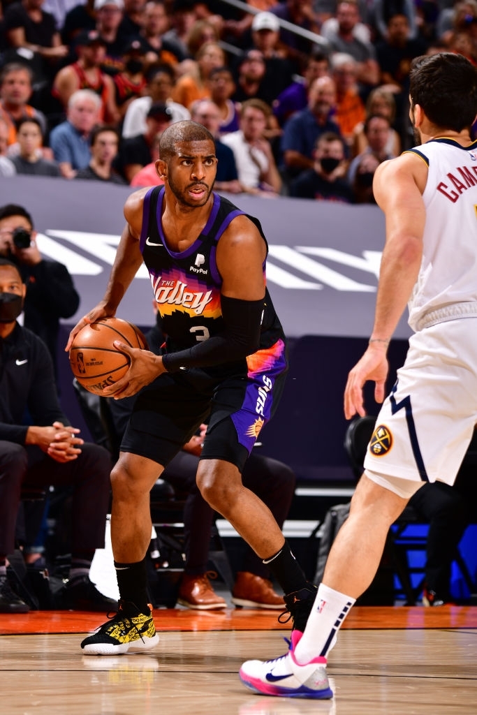 Đẳng cấp Chris Paul lên tiếng đưa Phoenix Suns vươn lên trước Denver Nuggets - Ảnh 2.