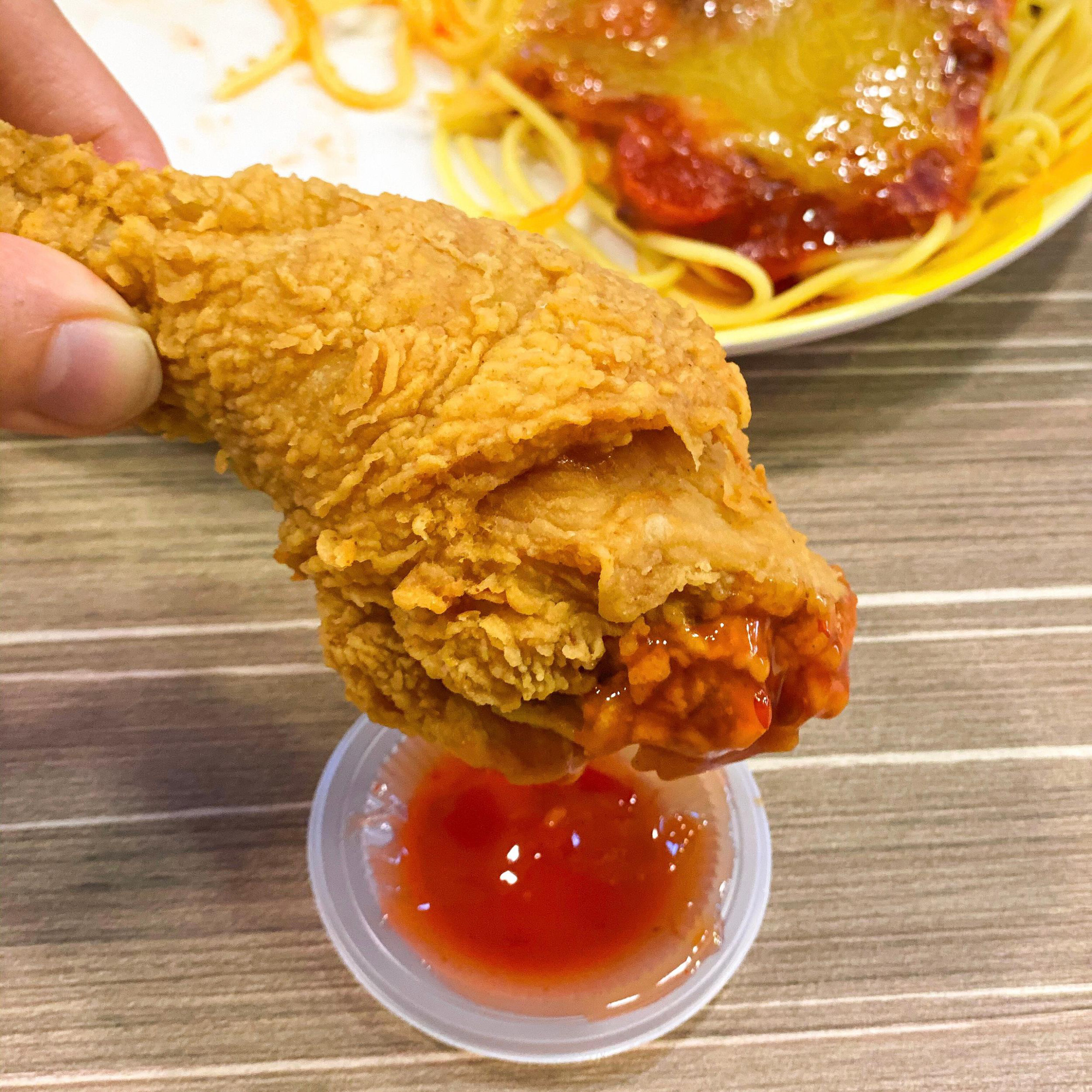 “Dễ gì giấu giếm” vị ngon của món gà giòn này - Ảnh 1.