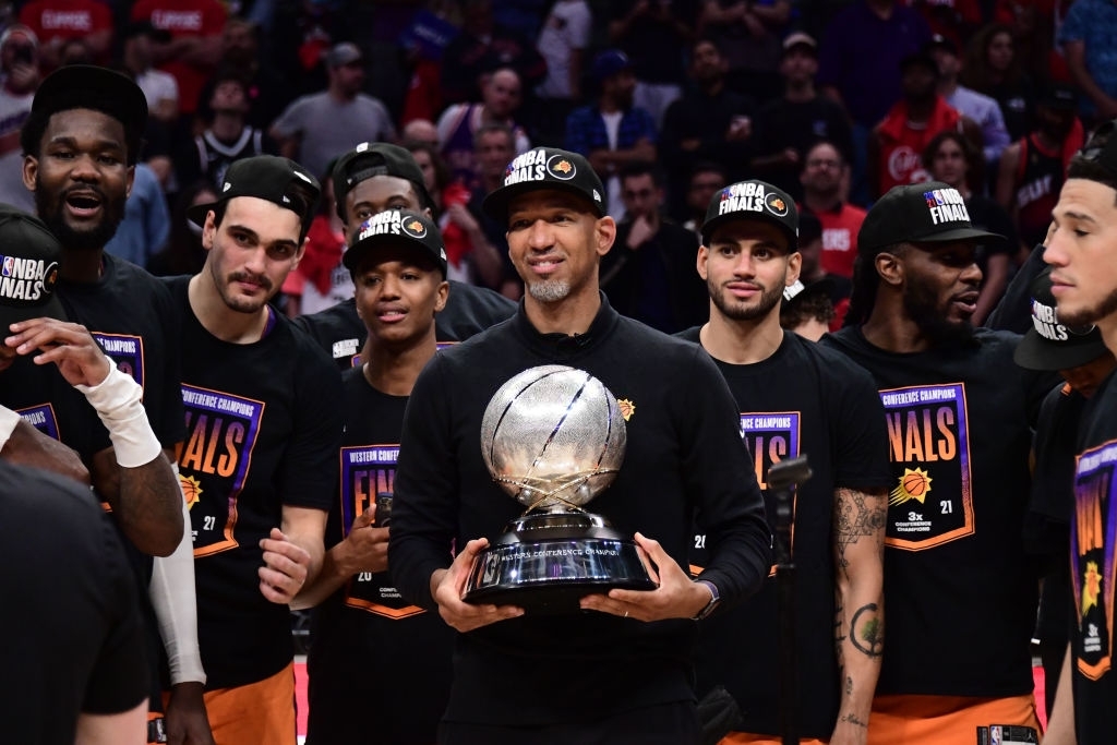 Cảm động trước cái ôm của HLV Monty Williams dành cho Chris Paul: Thành quả xứng đáng cùng mối lương duyên kỳ lạ - Ảnh 4.