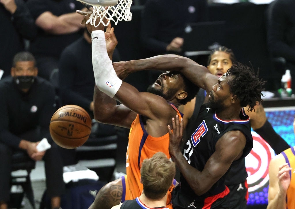 Netizen phản ứng gay gắt trước hành vi chơi bẩn từ sau lưng của Patrick Beverley với Chris Paul - Ảnh 4.