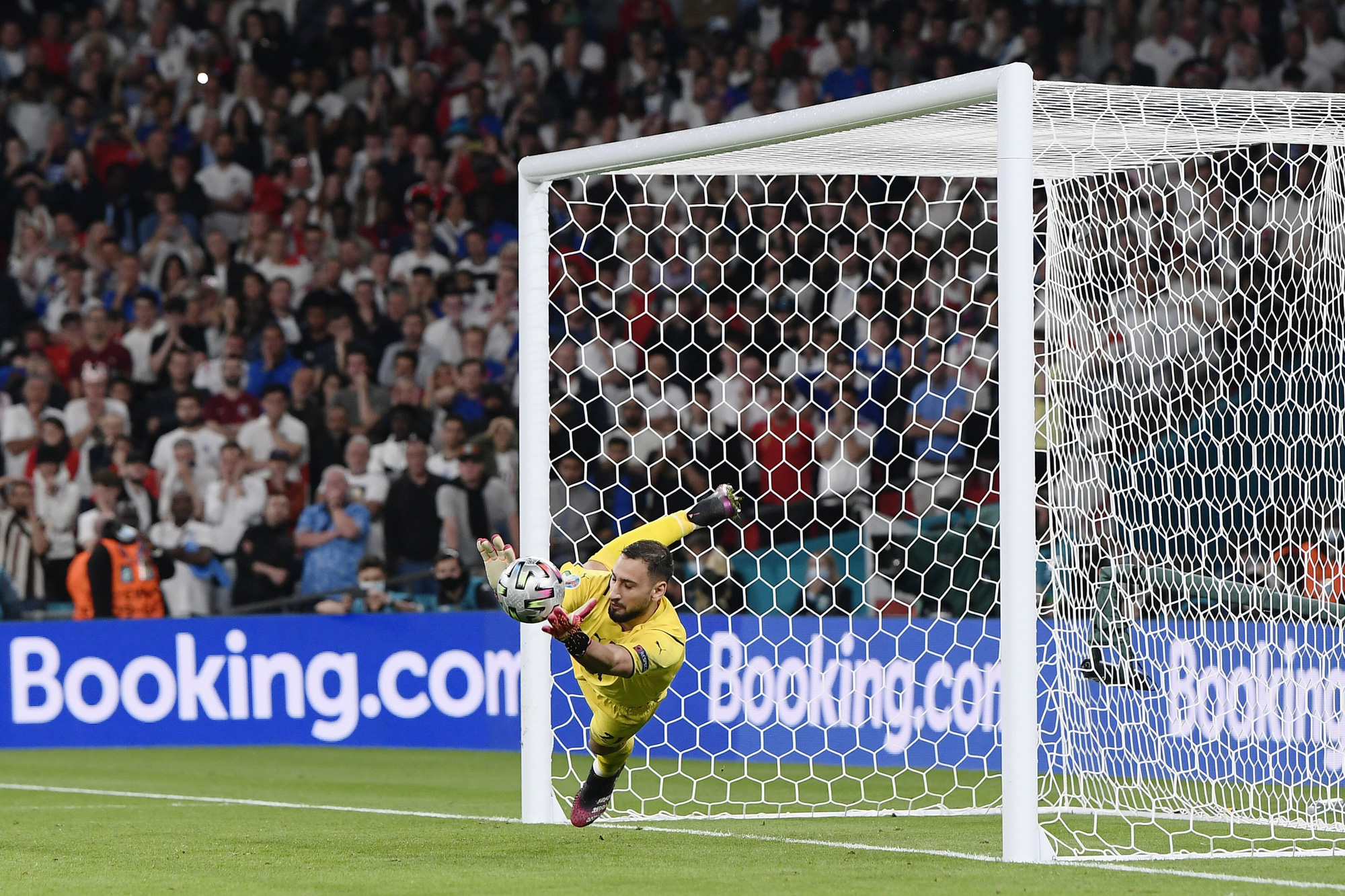 Chấm điểm cầu thủ Italy vs Anh: &quot;Siêu nhân&quot; mang tên Gianluigi Donnarumma - Ảnh 1.