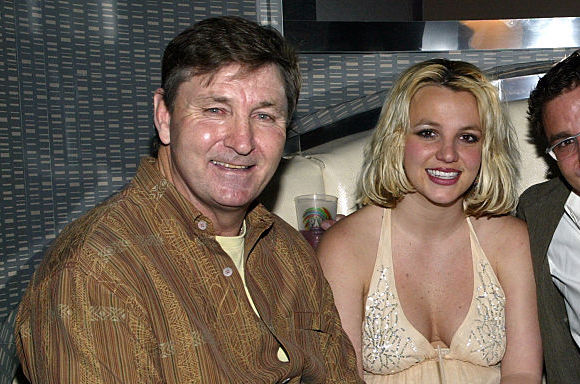 Luật sư của cha Britney Spears phản bác tại tòa, nghi ngờ trí nhớ của nữ ca sĩ: Không có cơ sở nào để ông Jamie từ bỏ quyền bảo hộ cả - Ảnh 2.