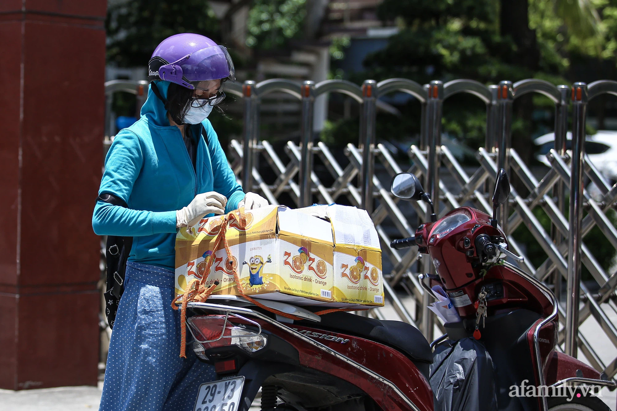 Hà Nội: Viện Cơ khí năng lượng và mỏ - Vinacomin đưa hàng chục nhân viên đi cách ly vì có nhân viên dương tính SARS-CoV-2 - Ảnh 4.