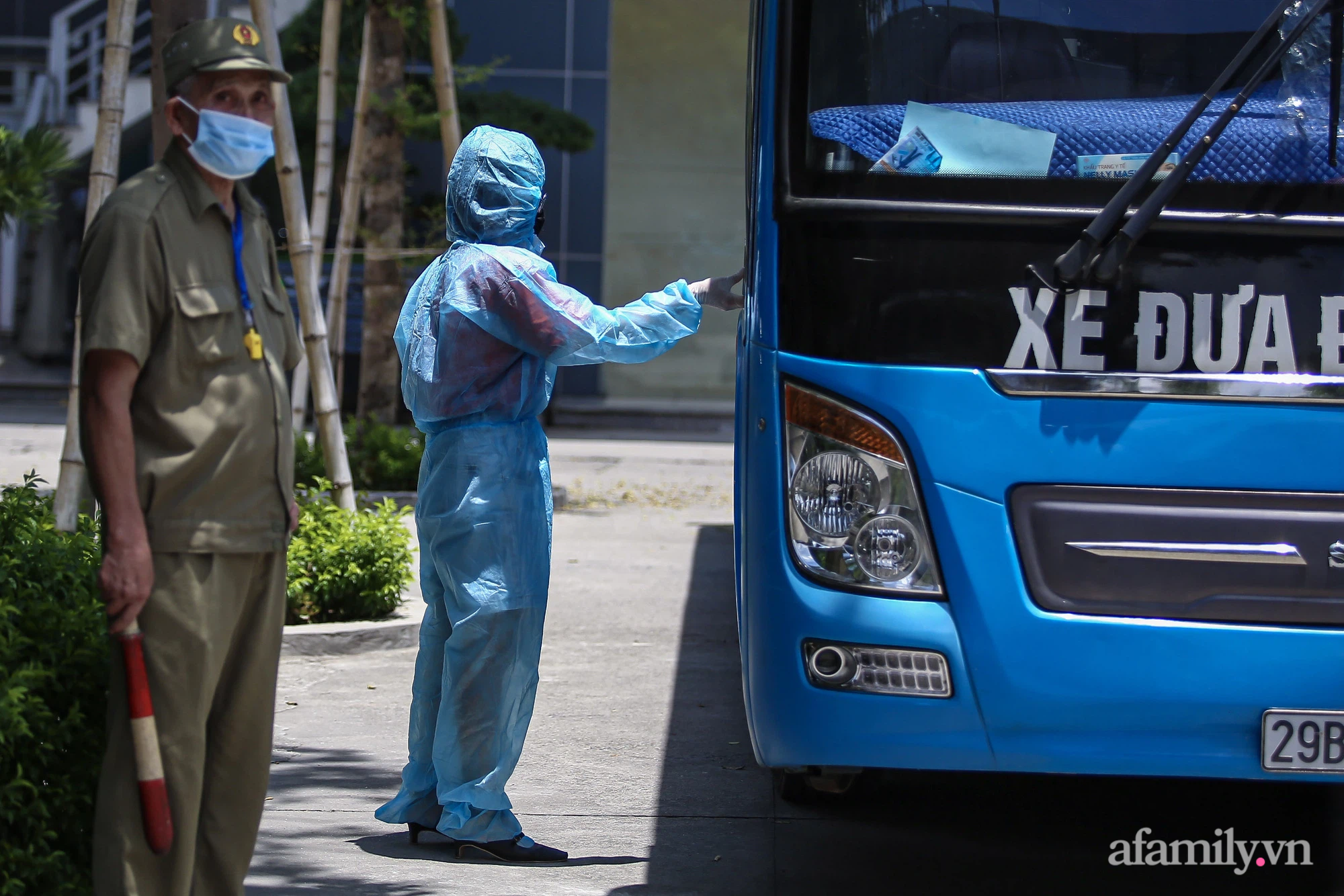 Hà Nội: Viện Cơ khí năng lượng và mỏ - Vinacomin đưa hàng chục nhân viên đi cách ly vì có nhân viên dương tính SARS-CoV-2 - Ảnh 12.