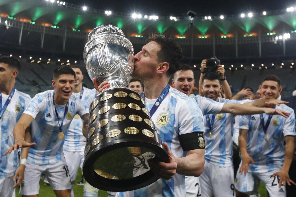 Lionel Messi tiếp phá đảo thế giới ảo, với bức ảnh triệu yêu thích trên Instagram - Ảnh 1.