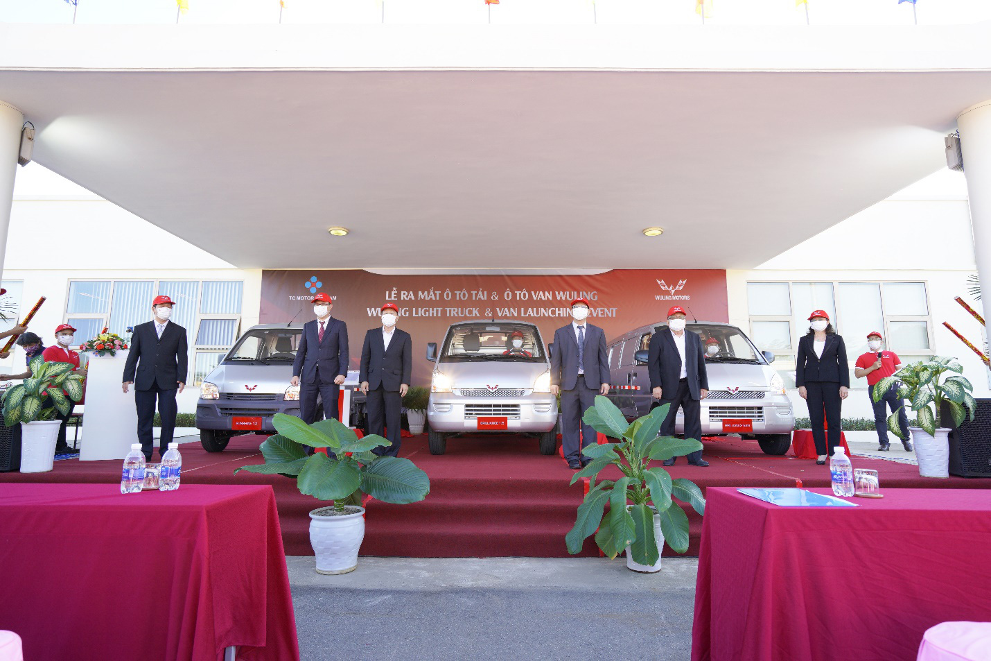 Tan Chong Motor Vietnam ra mắt ba mẫu xe tải, xe van thương hiệu Wuling - Ảnh 1.