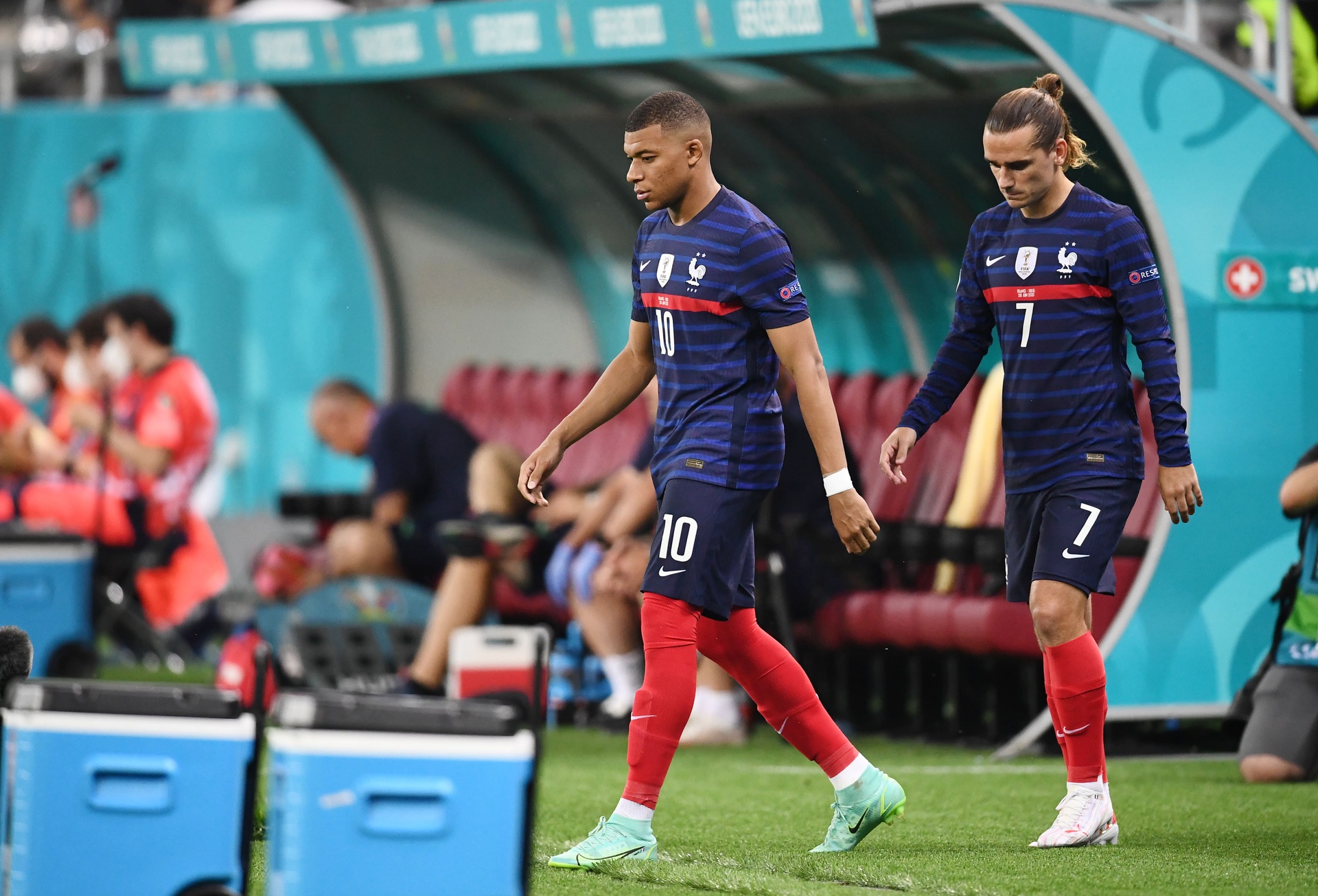 Tuyển Pháp tiếp tục mâu thuẫn nội bộ, Kylian Mbappe &quot;GATO&quot; với Griezmann - Ảnh 1.