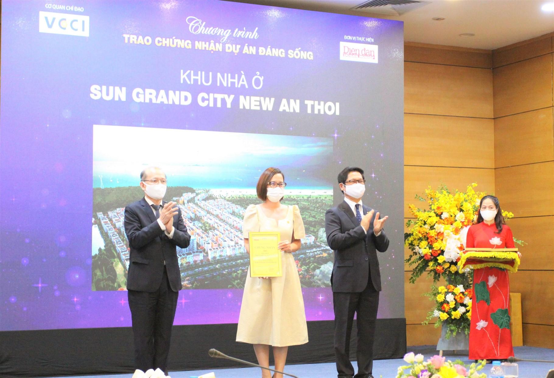 Sun Property (thành viên Sun Group) “ẵm” 4 giải thưởng tại chương trình “Dự án đáng sống 2021” - Ảnh 1.
