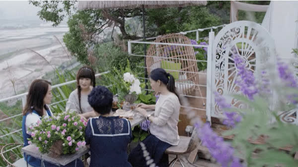 Người phụ nữ bỏ phố về quê để xây dựng vườn hoa 1500m2 đẹp nhất Trung Quốc: Nửa đời người dành cho gia đình, nửa đời sau, hãy dành cho chính mình - Ảnh 29.