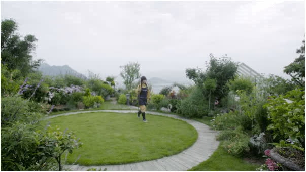 Người phụ nữ bỏ phố về quê để xây dựng vườn hoa 1500m2 đẹp nhất Trung Quốc: Nửa đời người dành cho gia đình, nửa đời sau, hãy dành cho chính mình - Ảnh 18.