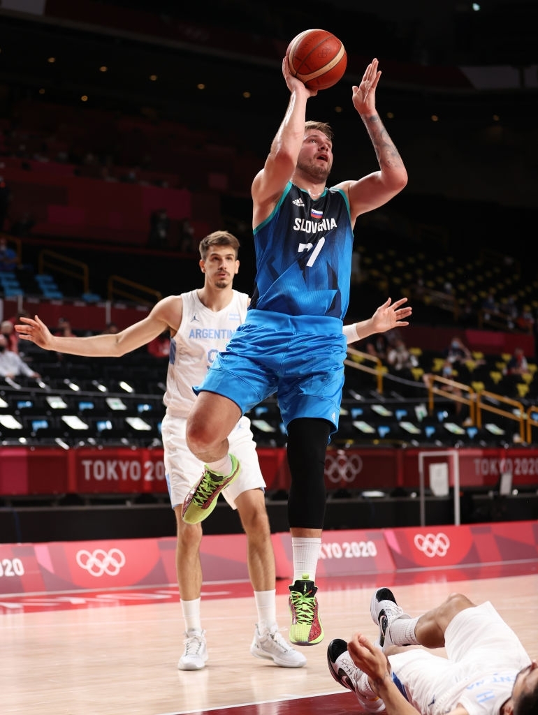 Khởi đầu như mơ, Luka Doncic cùng Slovenia hủy diệt Argentina - Ảnh 3.