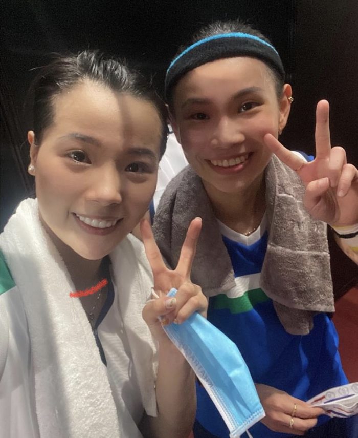 Hotgirl cầu lông Nguyễn Thuỳ Linh tặng quà lưu niệm cho tay vợt số 1 thế giới ở Olympic Tokyo 2020 - Ảnh 3.