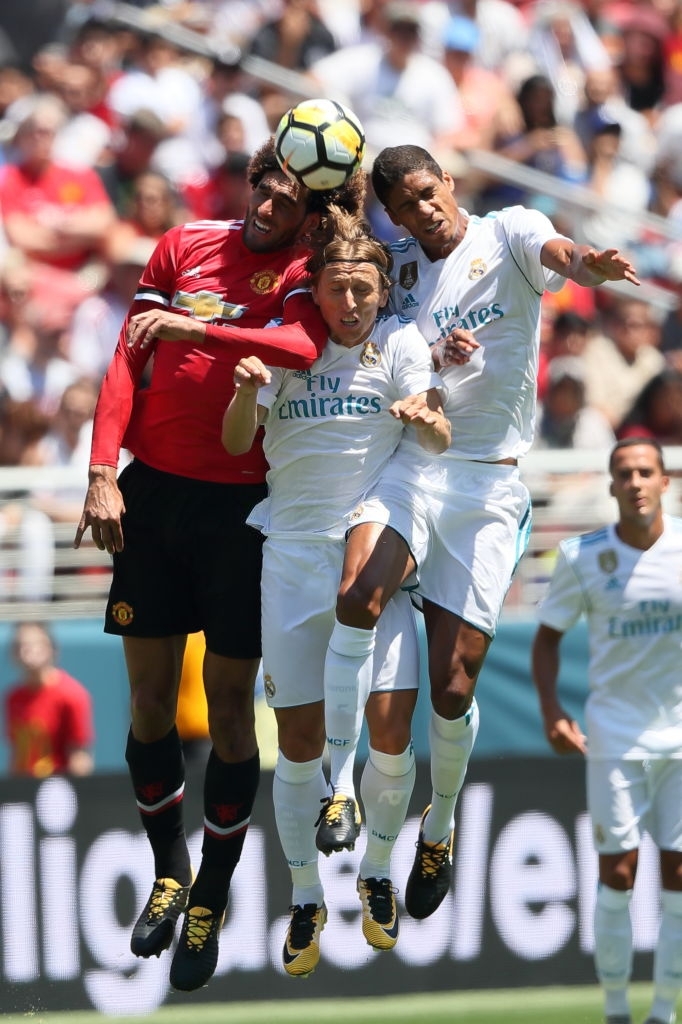 Varane thể hiện sự cầu tiến và chuyên nghiệp với MU - Ảnh 1.