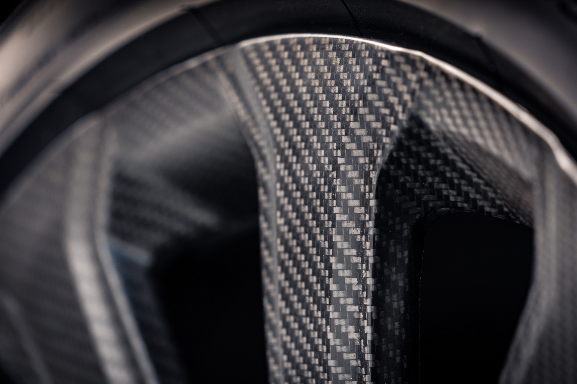 Bentley Bentayga khoe trang bị ‘khủng nhất thế giới’: Đúc từ carbon, mất 5 năm phát triển - Ảnh 3.
