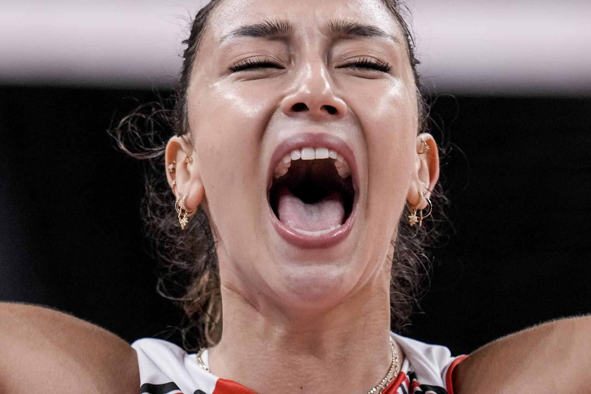 Những hình ảnh &quot;trào nước mắt&quot; của người chiến thắng, kẻ chiến bại tại Olympic Tokyo 2020 - Ảnh 4.