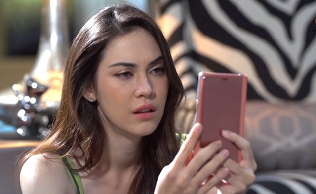 Vừa mua chiếc nồi chiên không dầu mới tinh thì bị mất trộm, nửa tháng sau sang nhà hàng xóm xin muối mà tôi giật bắn khi mở cửa bếp  - Ảnh 1.