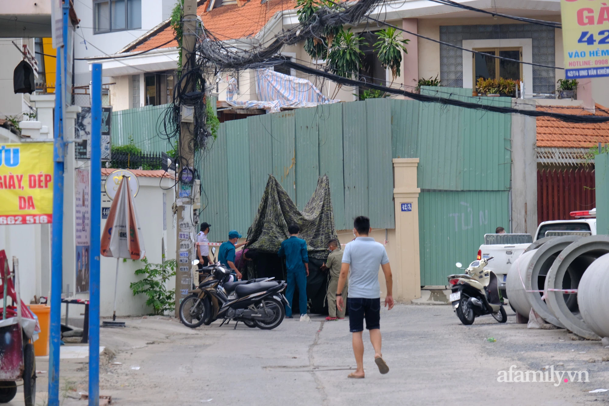 TP.HCM đã có đến 738 điểm phong tỏa vì COVID-19: 12 địa phương có điểm phong tỏa mới trong ngày - Ảnh 1.