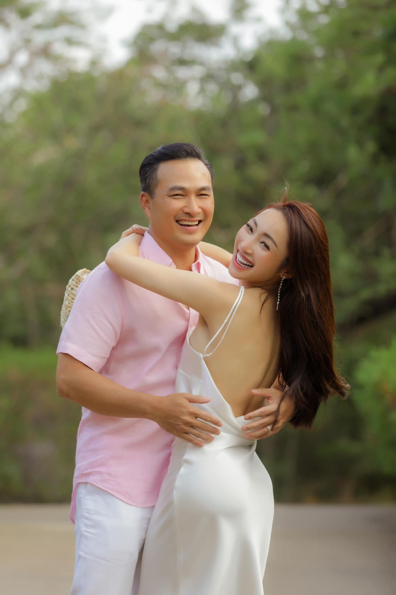 Vợ kém 16 tuổi của Chi Bảo xác nhận đã mang thai sau 4 tháng đăng kí kết hôn, loạt ảnh tạm biệt body thời con gái gây sốt - Ảnh 8.