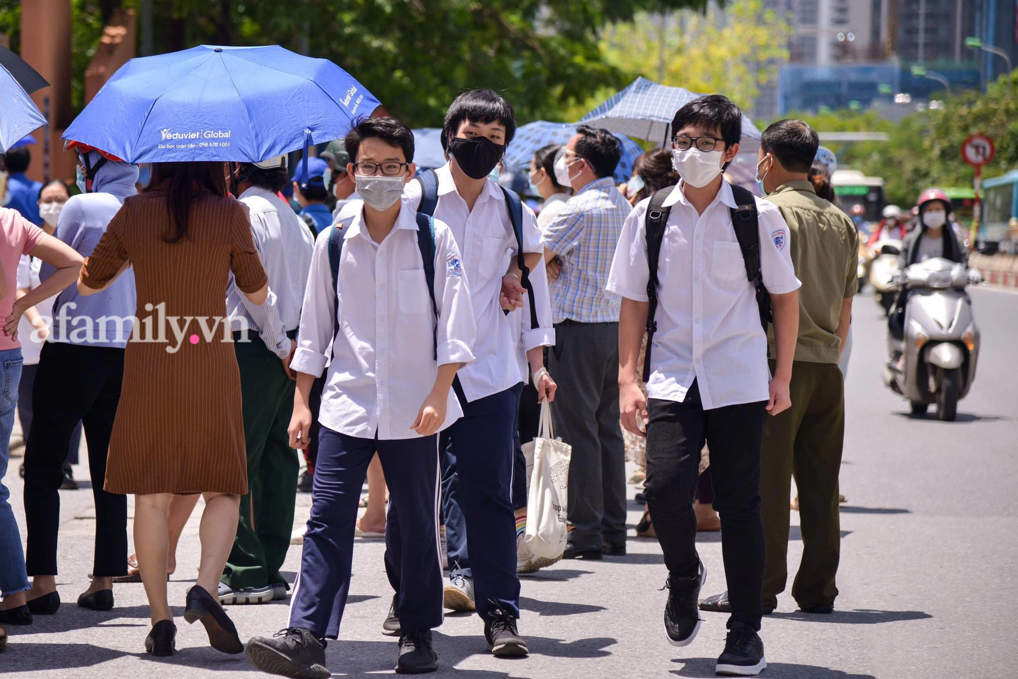 Điểm chuẩn xét tuyển đại học 2021: Nhóm ngành sĩ tử ùn ùn nộp hồ sơ vì "đảm bảo đầu ra lại được thêm sinh hoạt phí" năm nay lấy điểm chuẩn ra sao? - Ảnh 1. Điểm chuẩn xét tuyển đại học 2021: Nhóm ngành sĩ tử ùn ùn nộp hồ sơ vì "đảm bảo đầu ra lại được thêm sinh hoạt phí" năm nay lấy điểm chuẩn ra sao? - Ảnh 1.