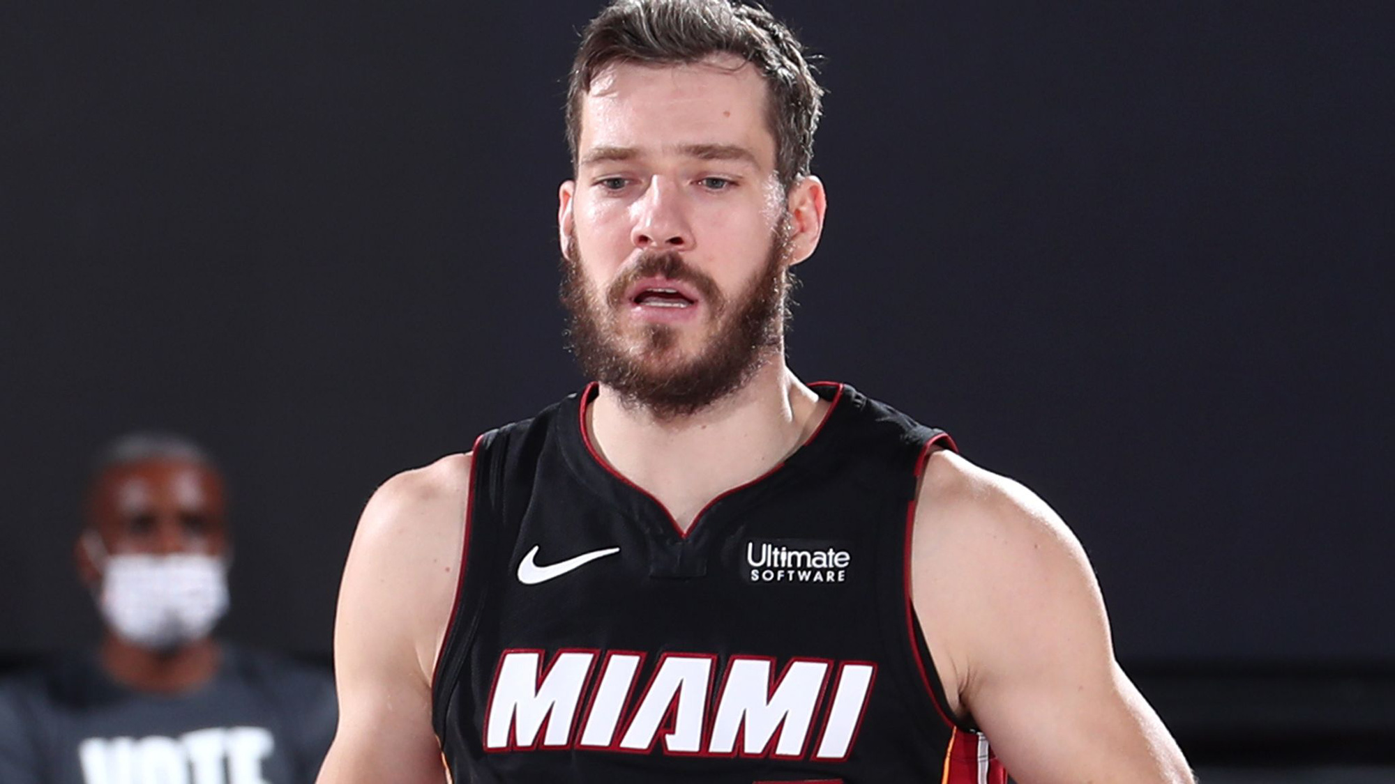 "Xin lỗi, NHM Toronto": Lời xin lỗi muộn màng của Goran Dragic sau khi buông lời sắc mỏng trên sóng truyền hình - Ảnh 3. "Xin lỗi, NHM Toronto": Lời xin lỗi muộn màng của Goran Dragic sau khi buông lời sắc mỏng trên sóng truyền hình - Ảnh 3.