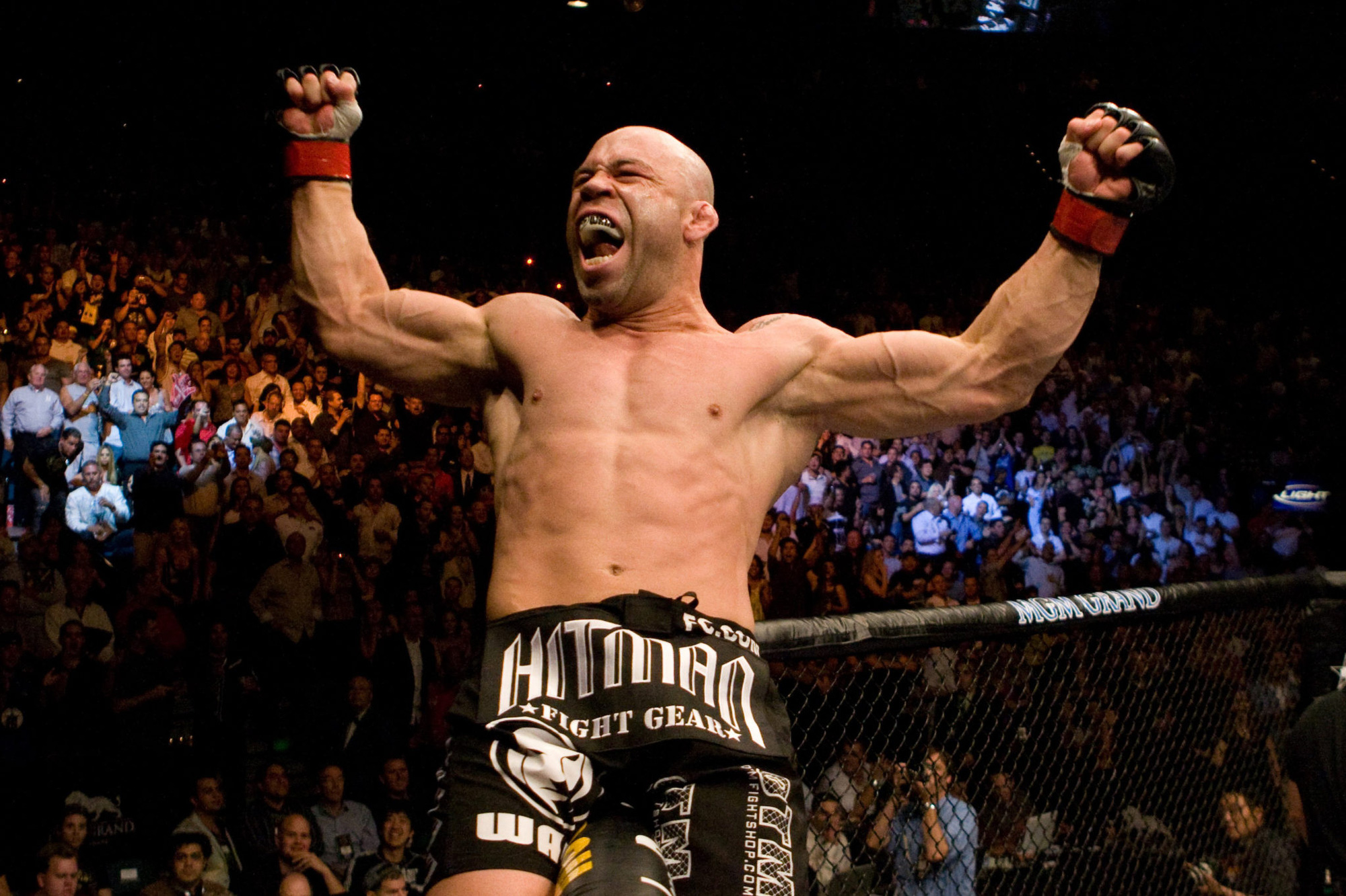 Câu chuyện đằng sau ống kính của Josh Hedges, trụ cột thầm lặng nhất của UFC - Ảnh 1.